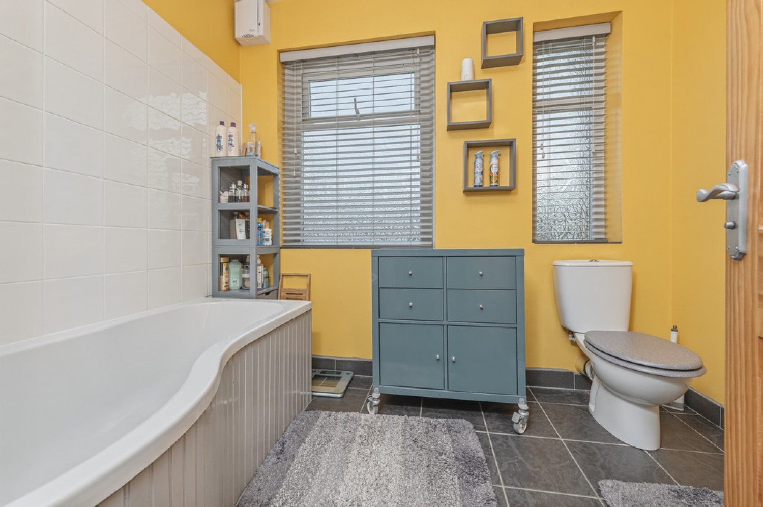 2 bedroom House for Sale West Close, Fartown