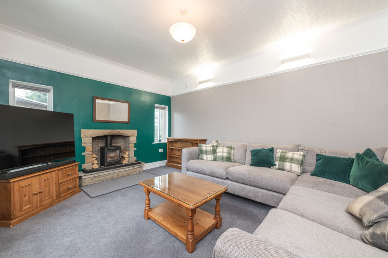 2 bedroom House for Sale West Close, Fartown