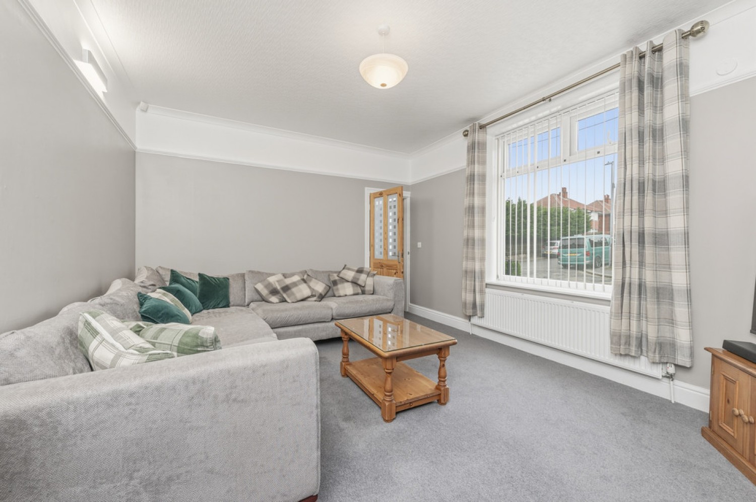 2 bedroom House for Sale West Close, Fartown