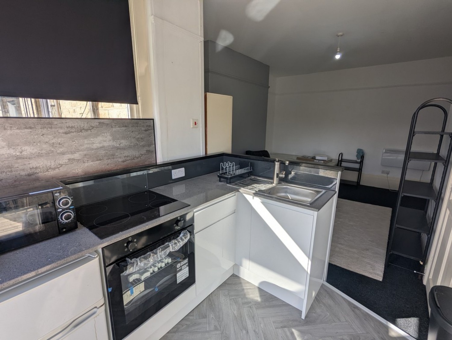 1 bedroom Flat for Letting Clare Hill, Huddersfield