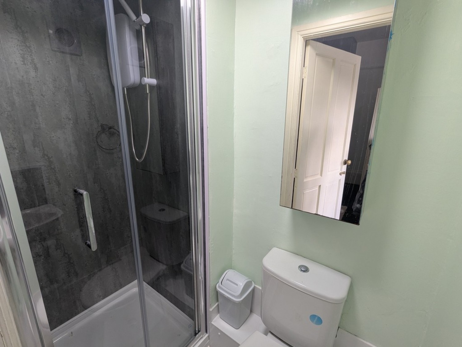 1 bedroom Flat for Letting Clare Hill, Huddersfield