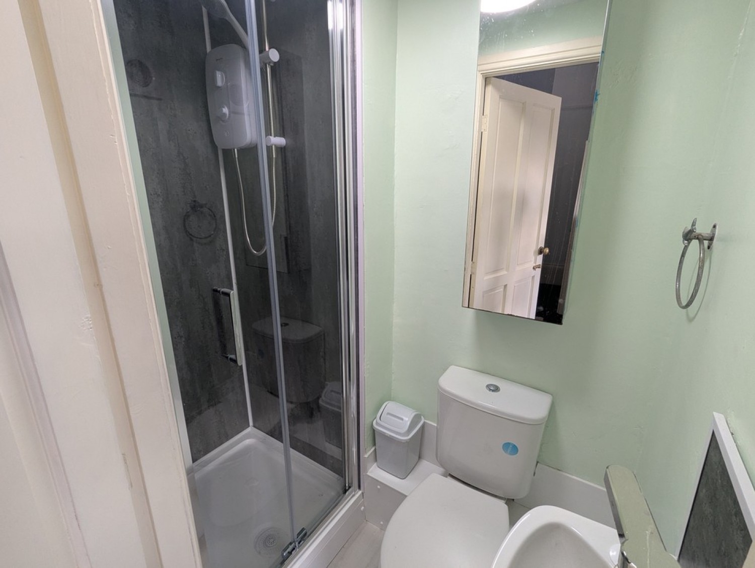 1 bedroom Flat for Letting Clare Hill, Huddersfield