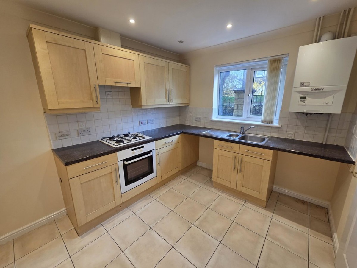 Holly bank Road, Lindley