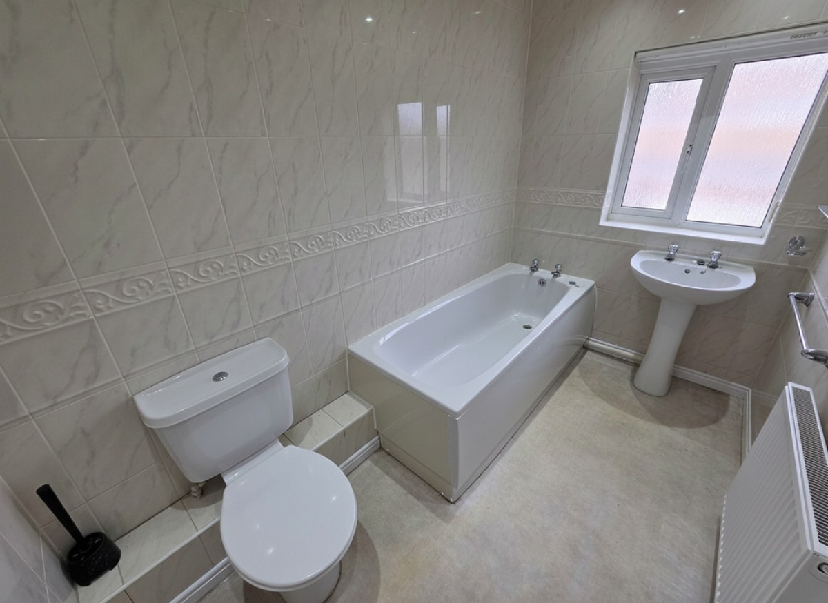 Holly bank Road, Lindley