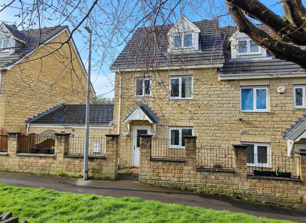 Holly bank Road, Lindley