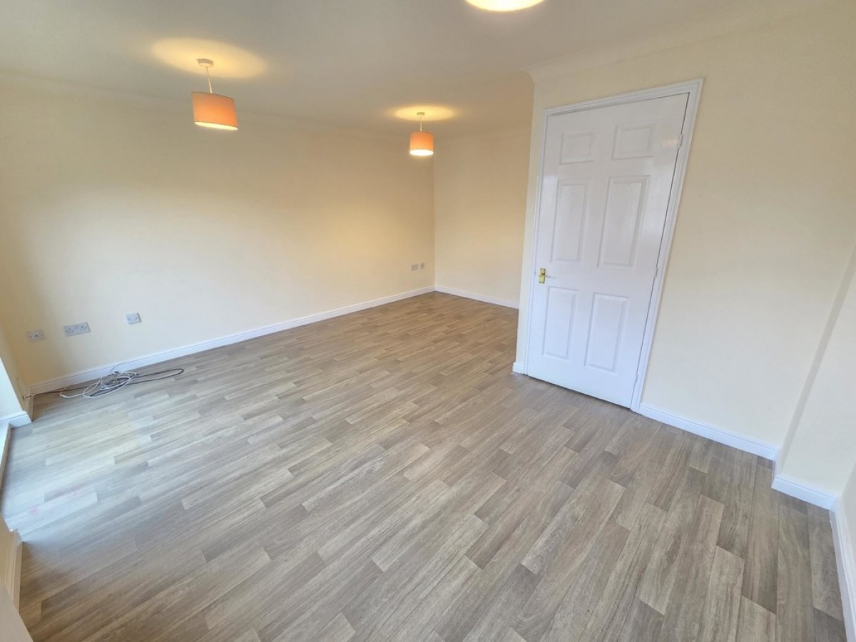 Holly bank Road, Lindley