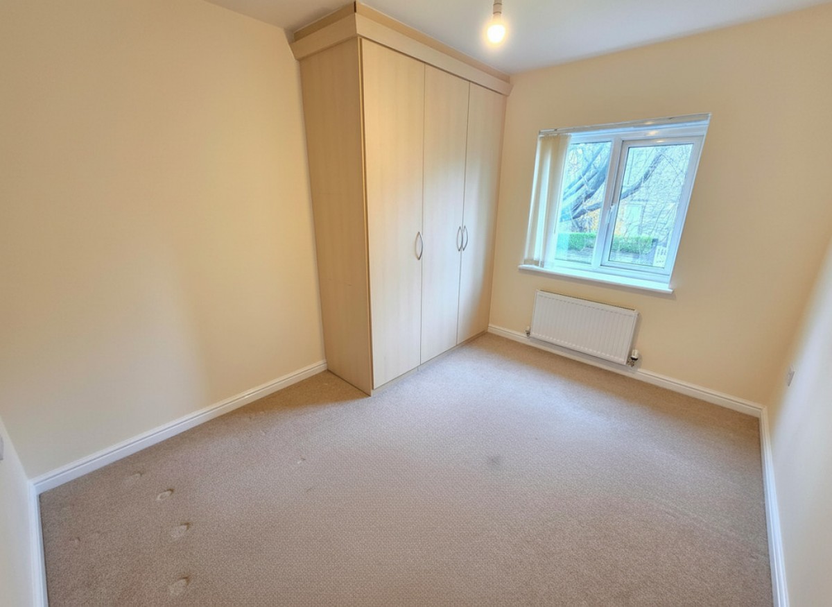 Holly bank Road, Lindley