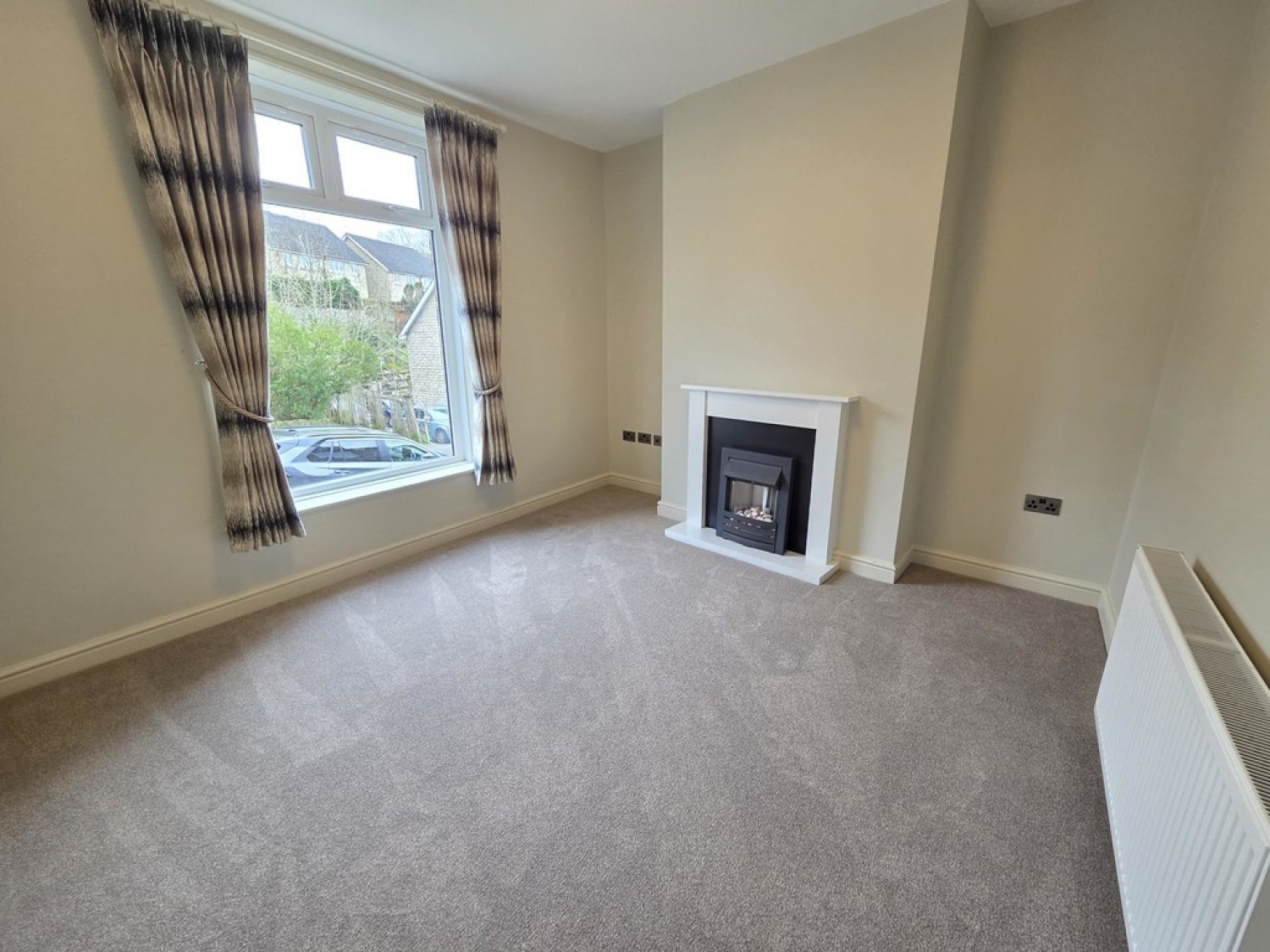 3 bedroom House for Letting Causeway Side, Linthwaite