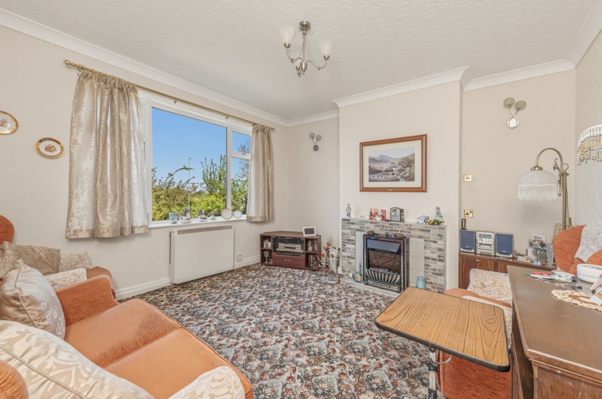 Turnshaws Avenue, Kirkburton