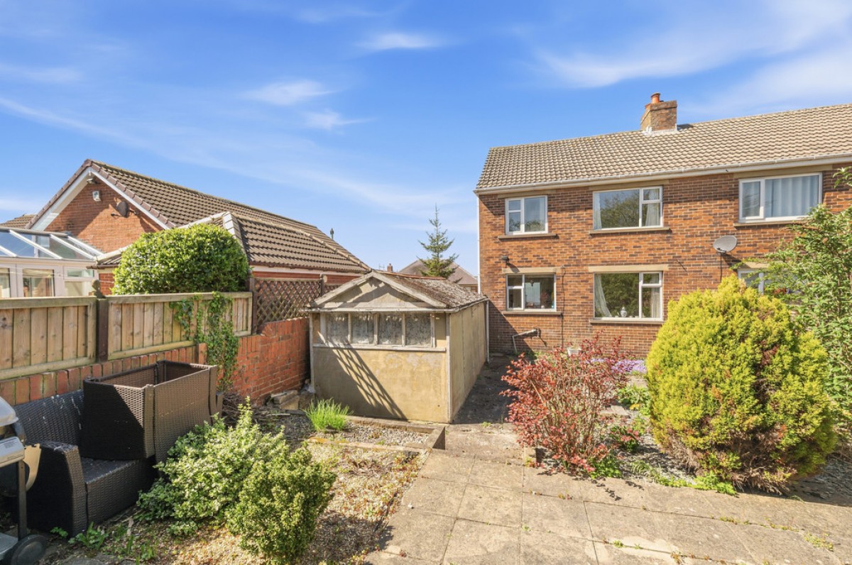 Turnshaws Avenue, Kirkburton