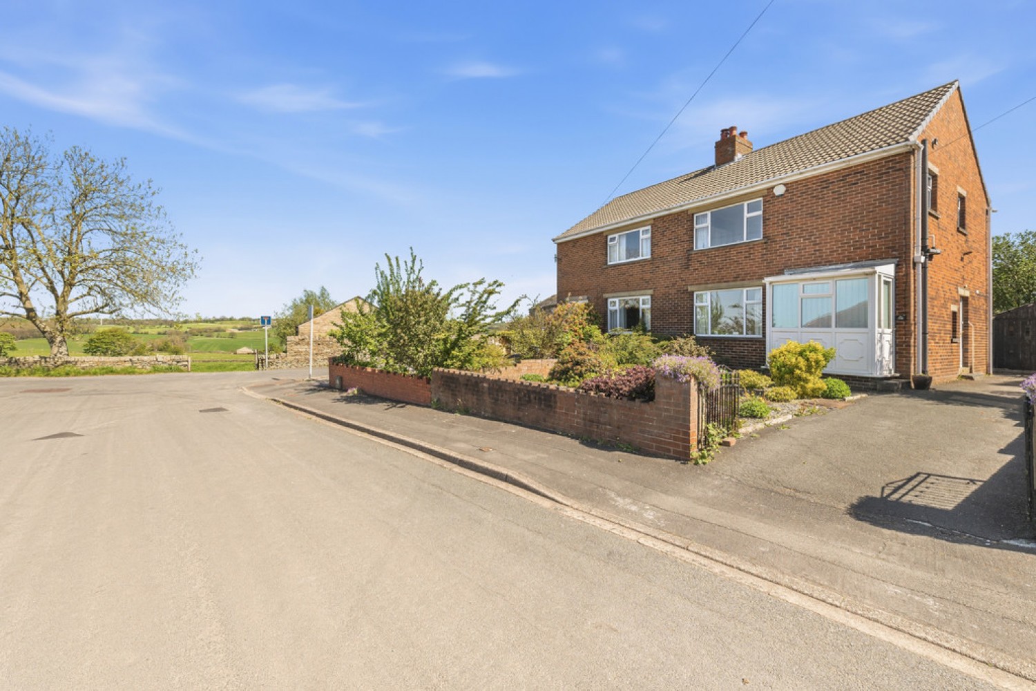 3 bedroom House for Sale Turnshaws Avenue, Kirkburton