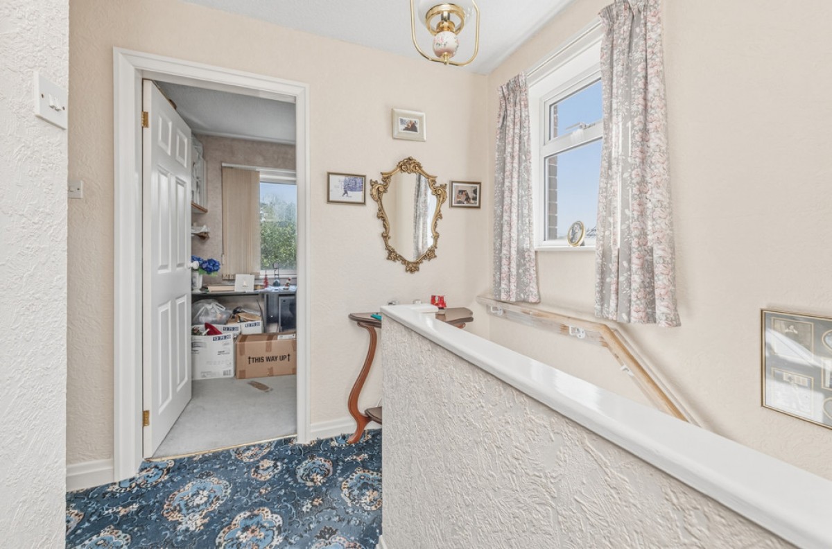 Turnshaws Avenue, Kirkburton