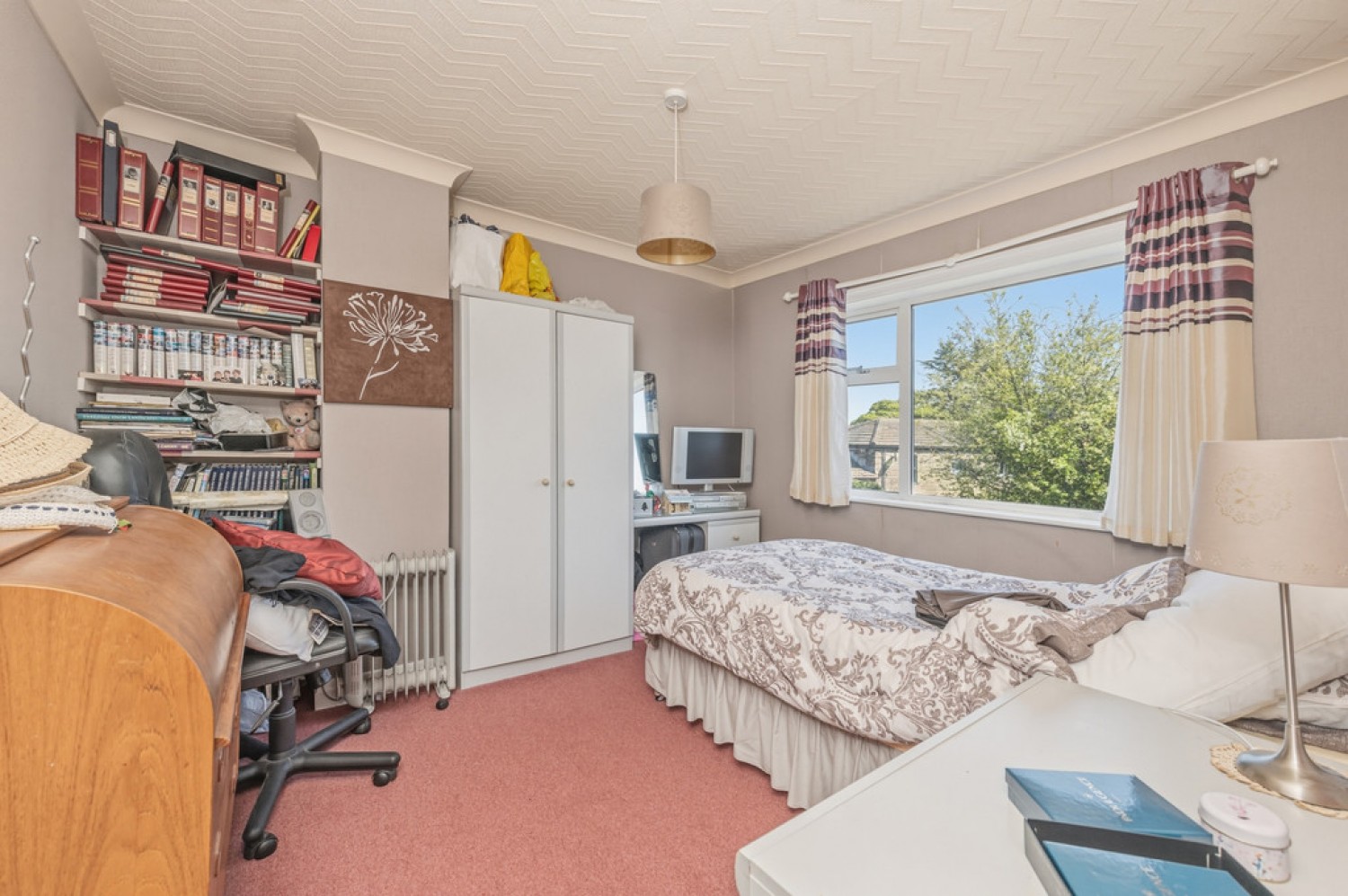 3 bedroom House for Sale Turnshaws Avenue, Kirkburton