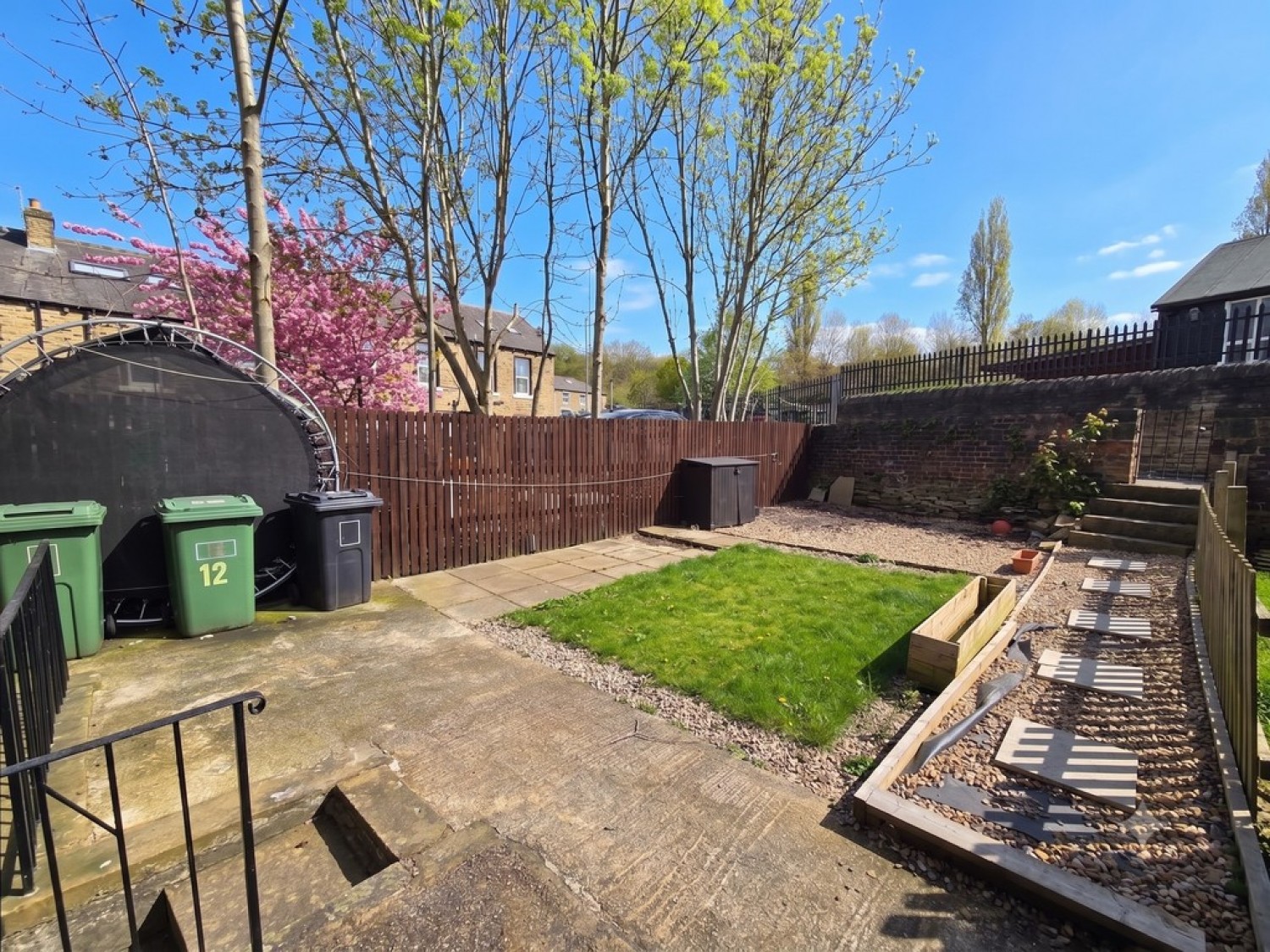 2 bedroom House for Letting Dorset Street, Birkby