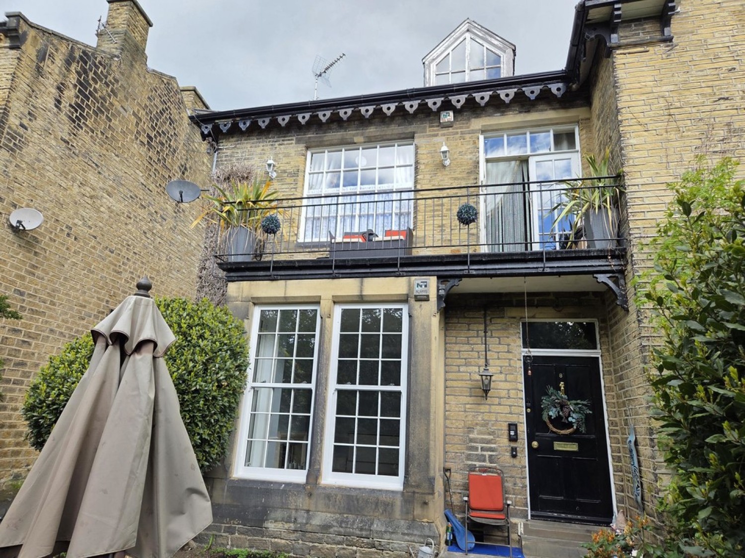 2 bedroom Flat for Letting Heaton Road, Huddersfield