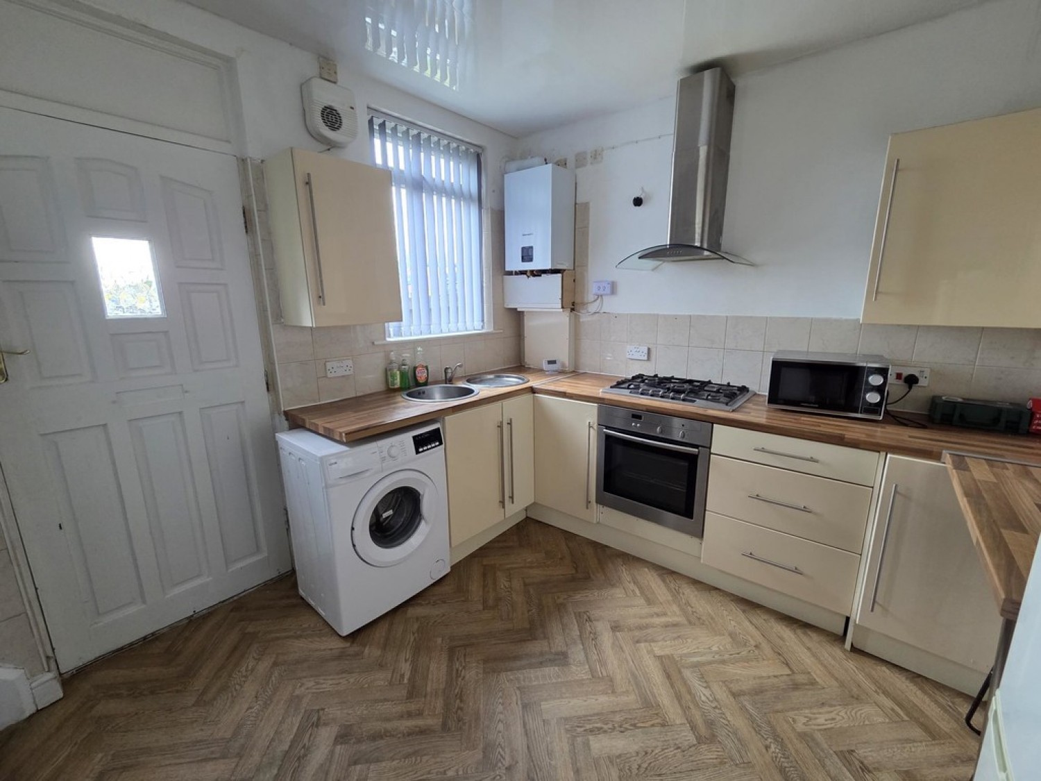 2 bedroom House for Letting Springbank Road, Huddersfield