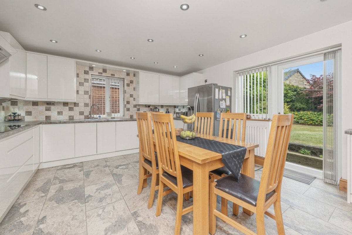 Manor Park Way, Lepton