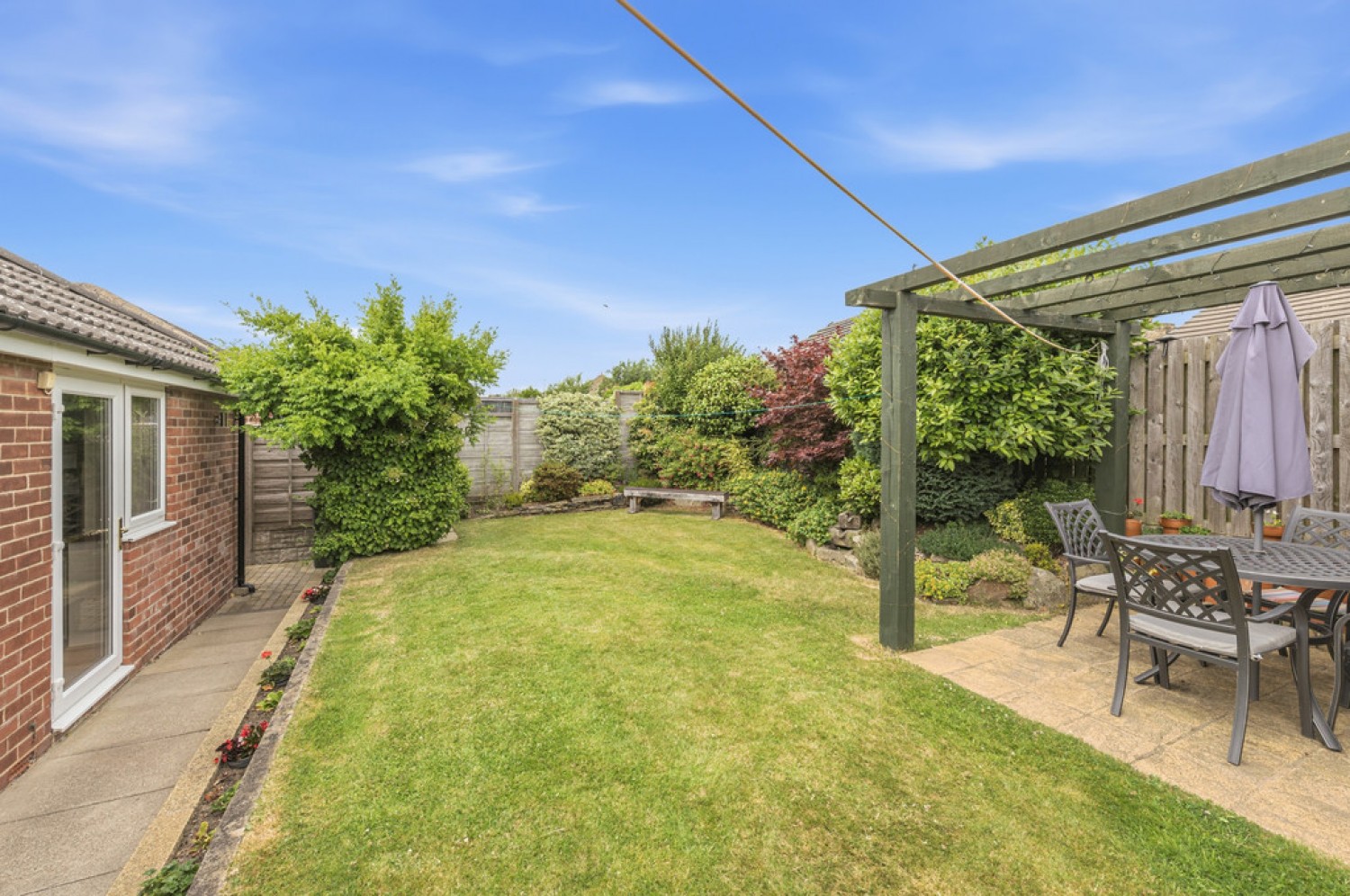 3 bedroom Bungalow for Sale Manor Park Way, Lepton