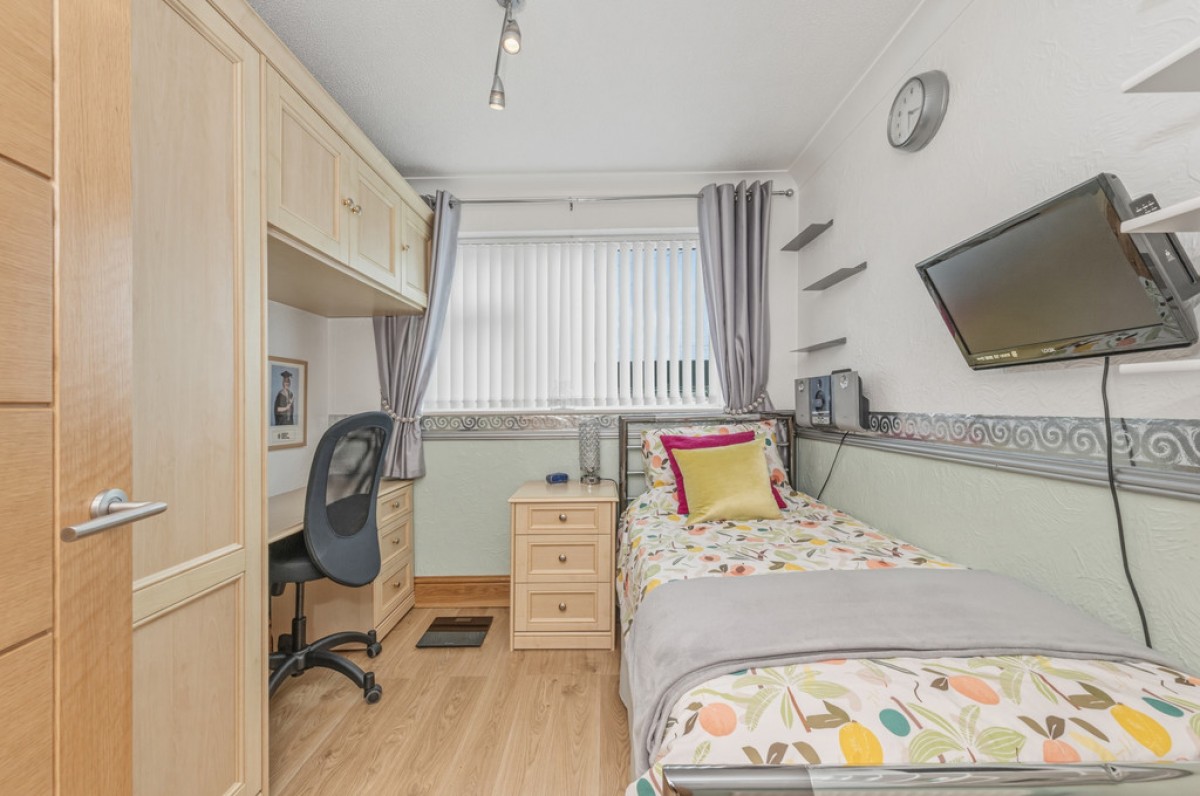 Manor Park Way, Lepton