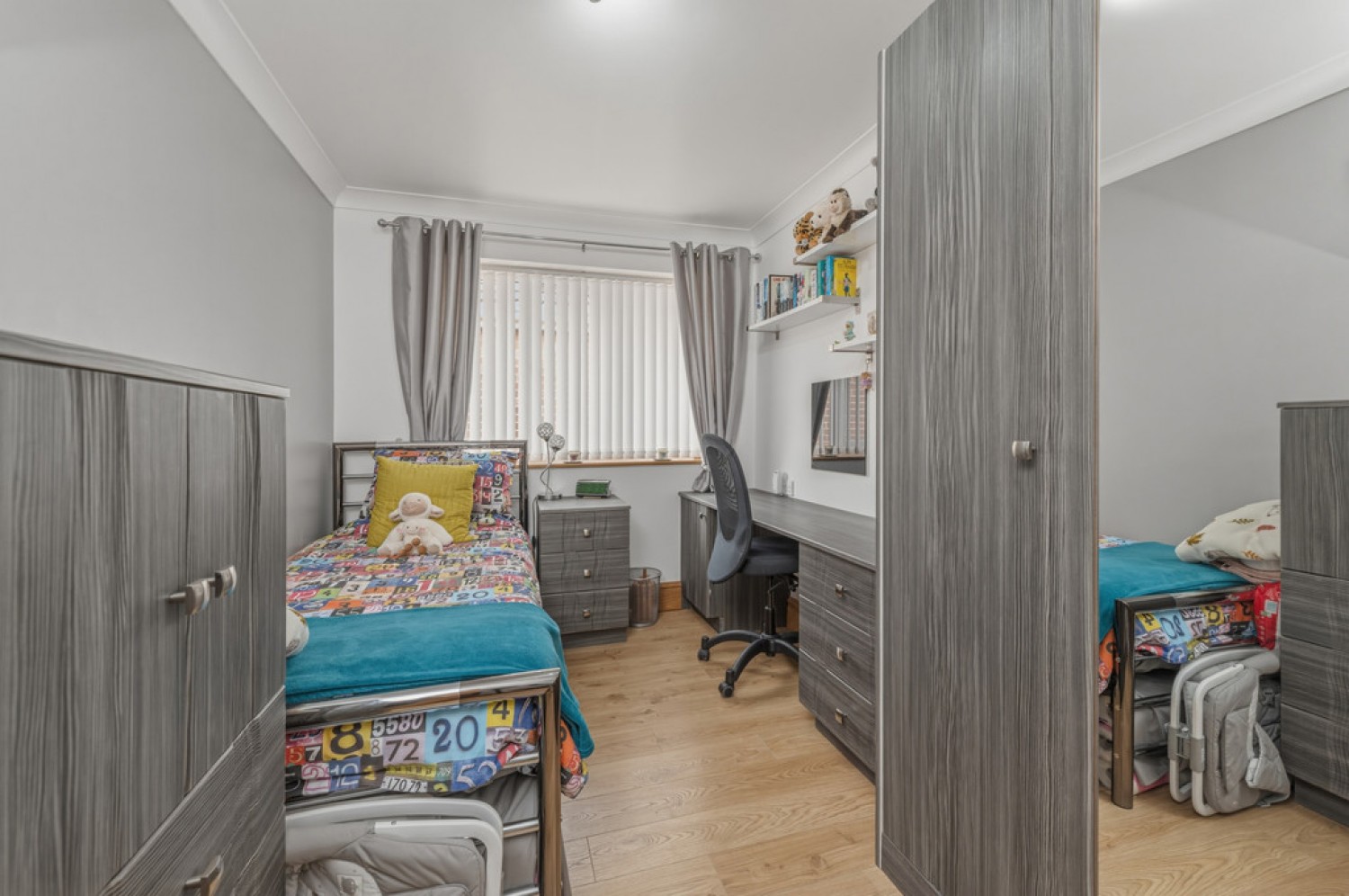 3 bedroom Bungalow for Sale Manor Park Way, Lepton