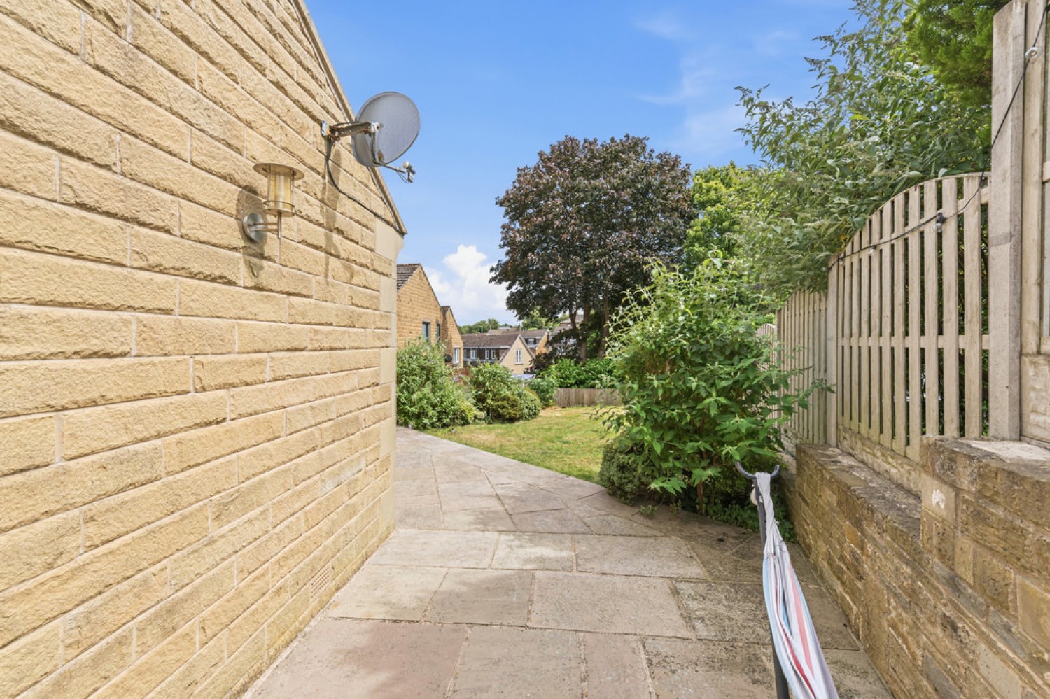 5 bedroom House for Sale Yew Tree Road, Shepley