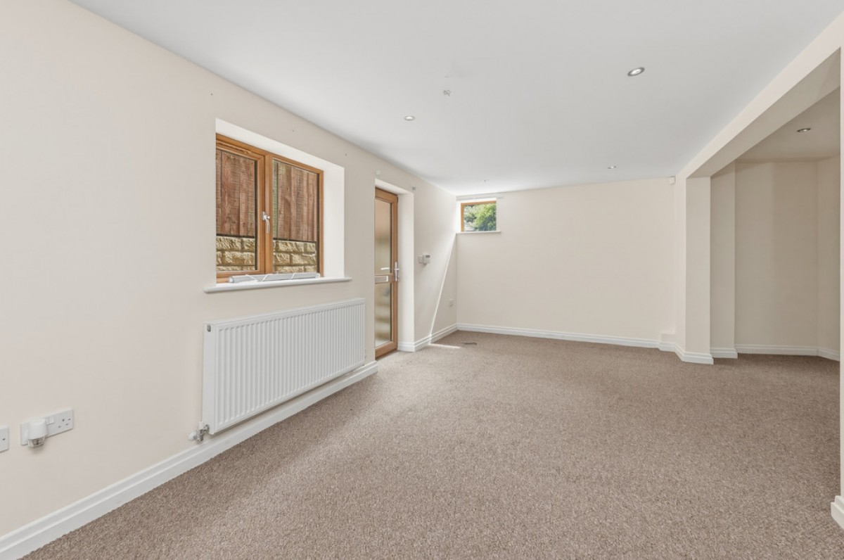Yew Tree Road, Shepley