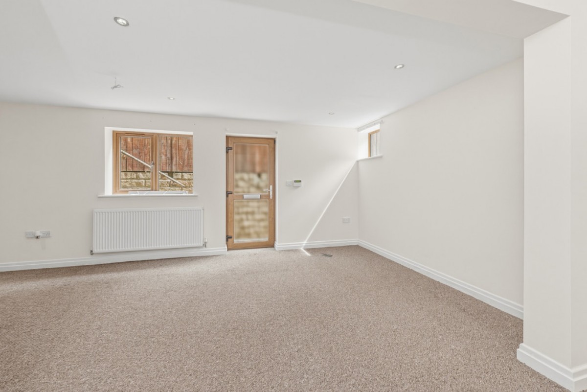 Yew Tree Road, Shepley