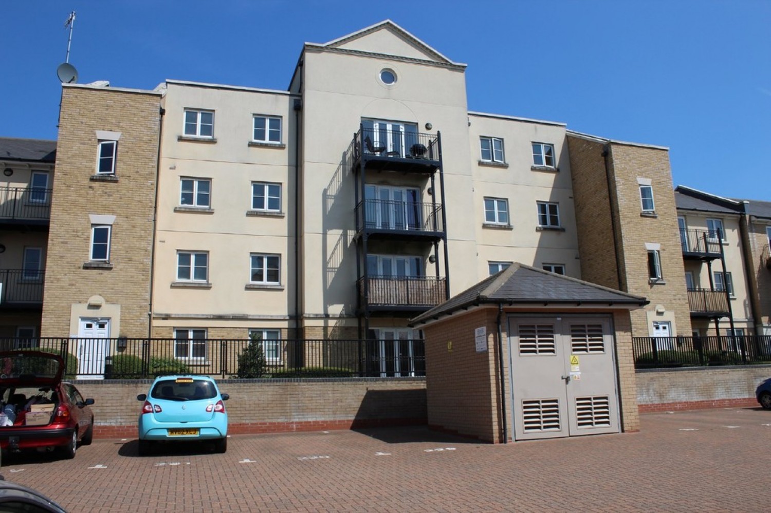 2 bedroom Flat for Letting Propelair Way, North Station
