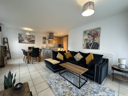 Leonard Place, Clarendon Way