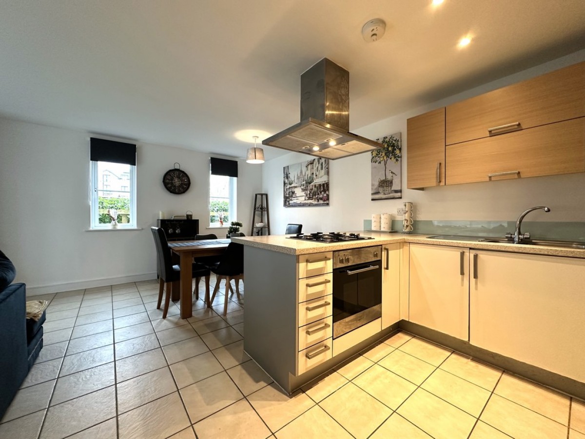 Leonard Place, Clarendon Way