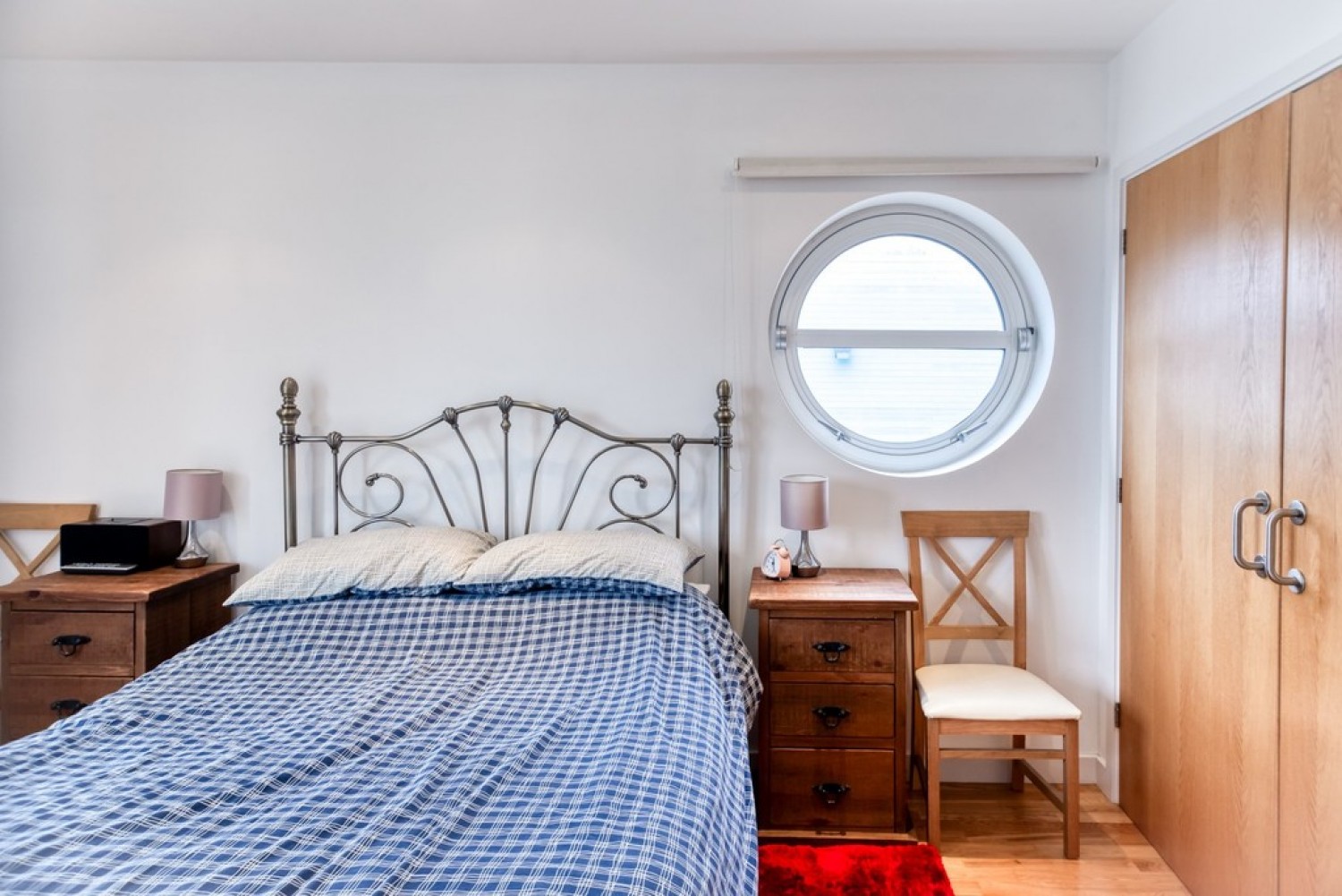 2 bedroom Flat for Letting Harbour Square, Waterside Marina