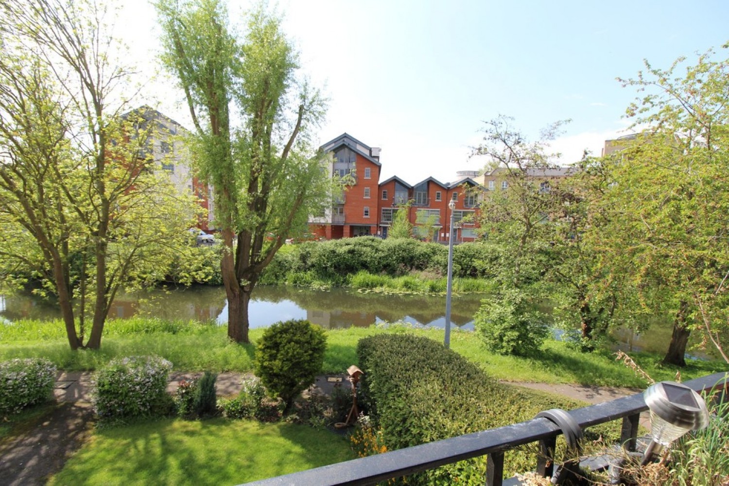 2 bedroom Flat for Letting Victoria Chase, North Station Road
