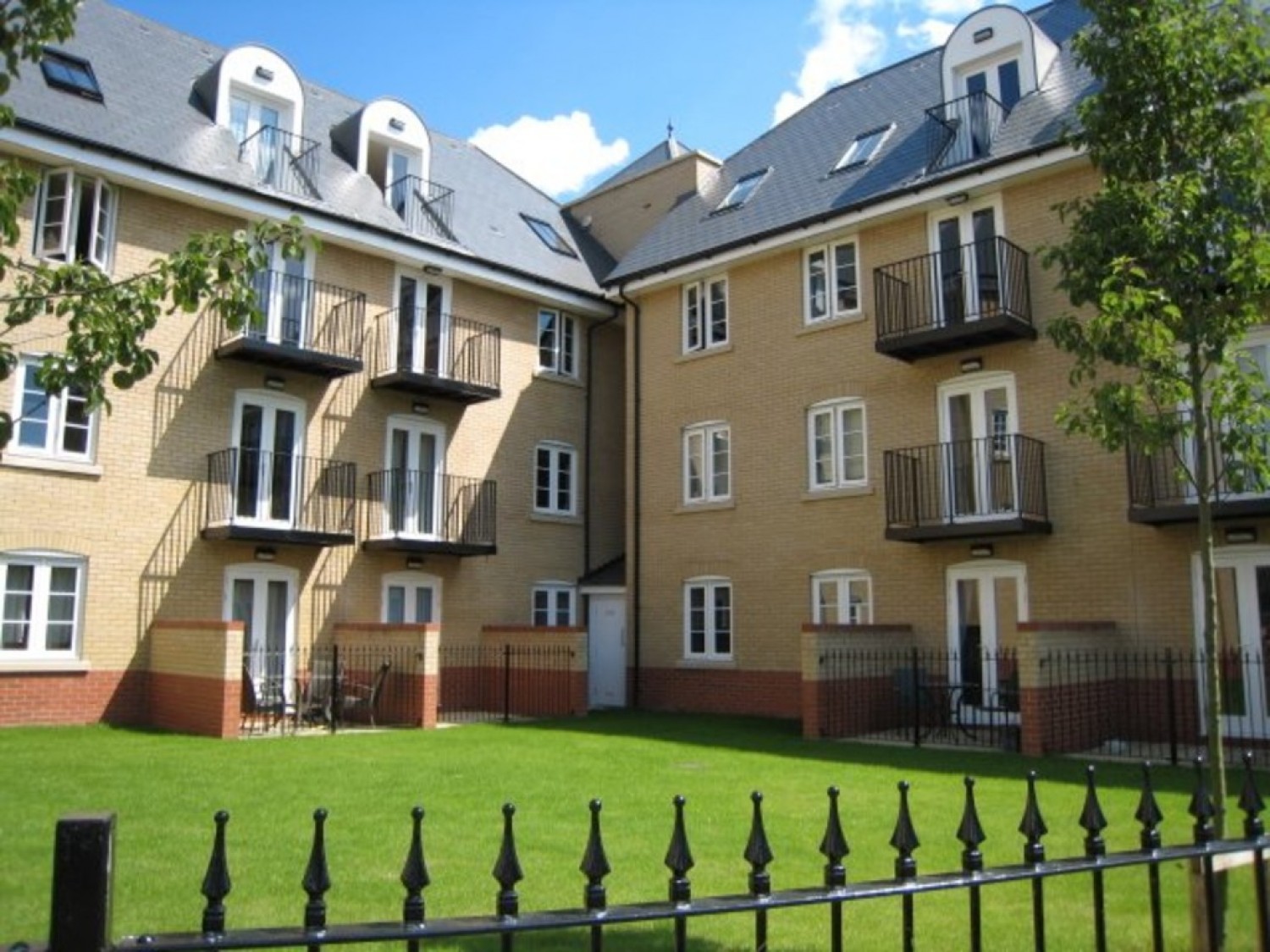 1 bedroom Flat in Grosvenor Place, East Street, CO1 2ZD