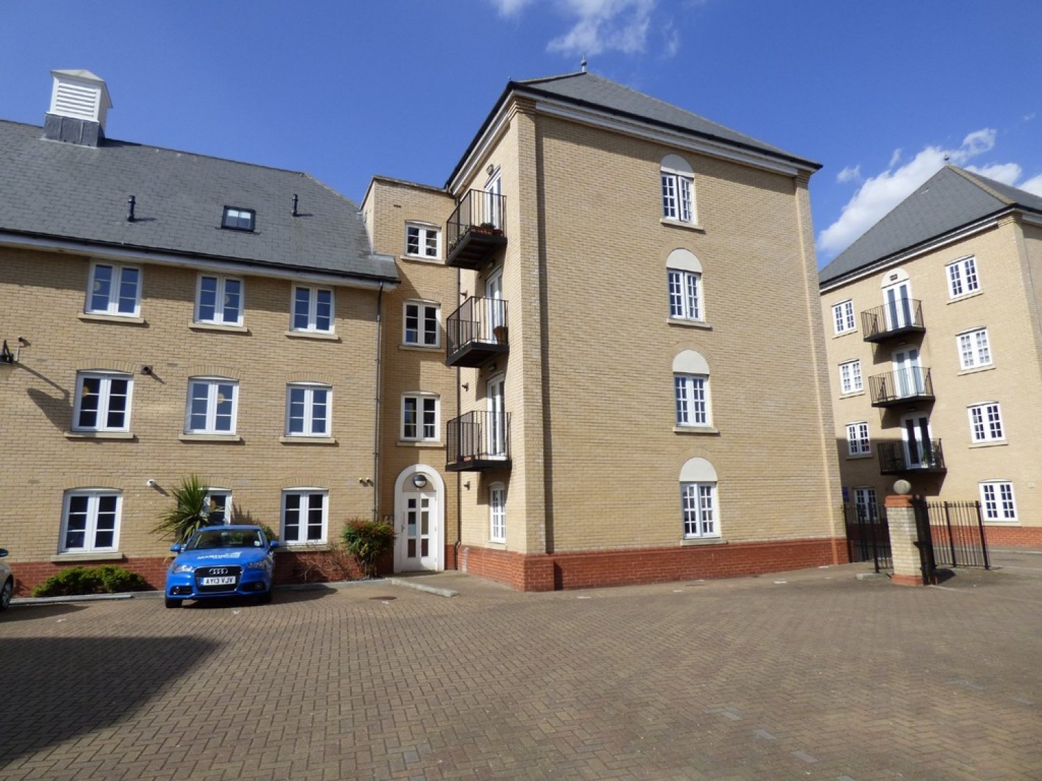 1 bedroom Flat in Grosvenor Place, East Street, CO1 2ZD