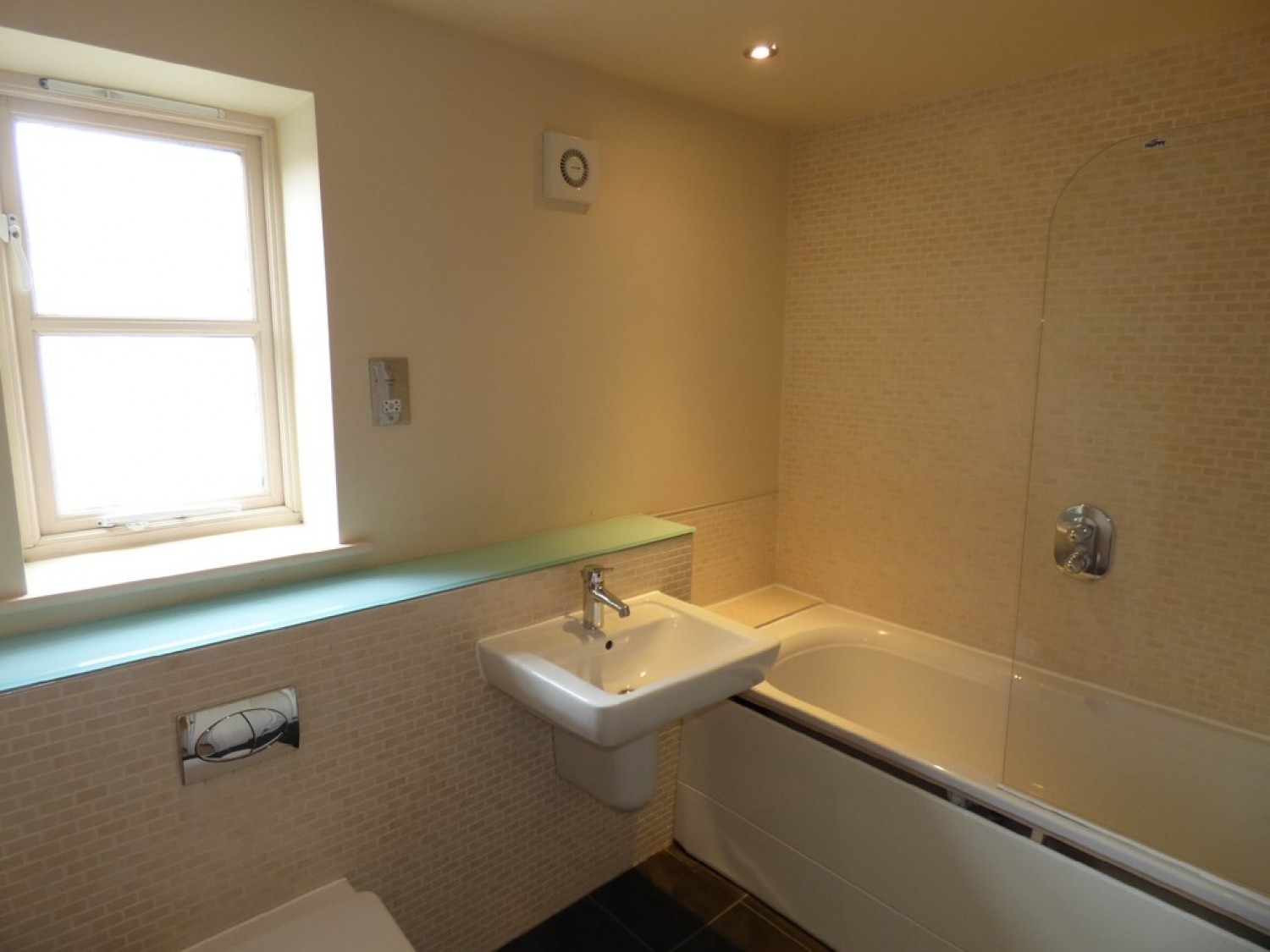 3 bedroom House for Letting Marriages Yard, East Street