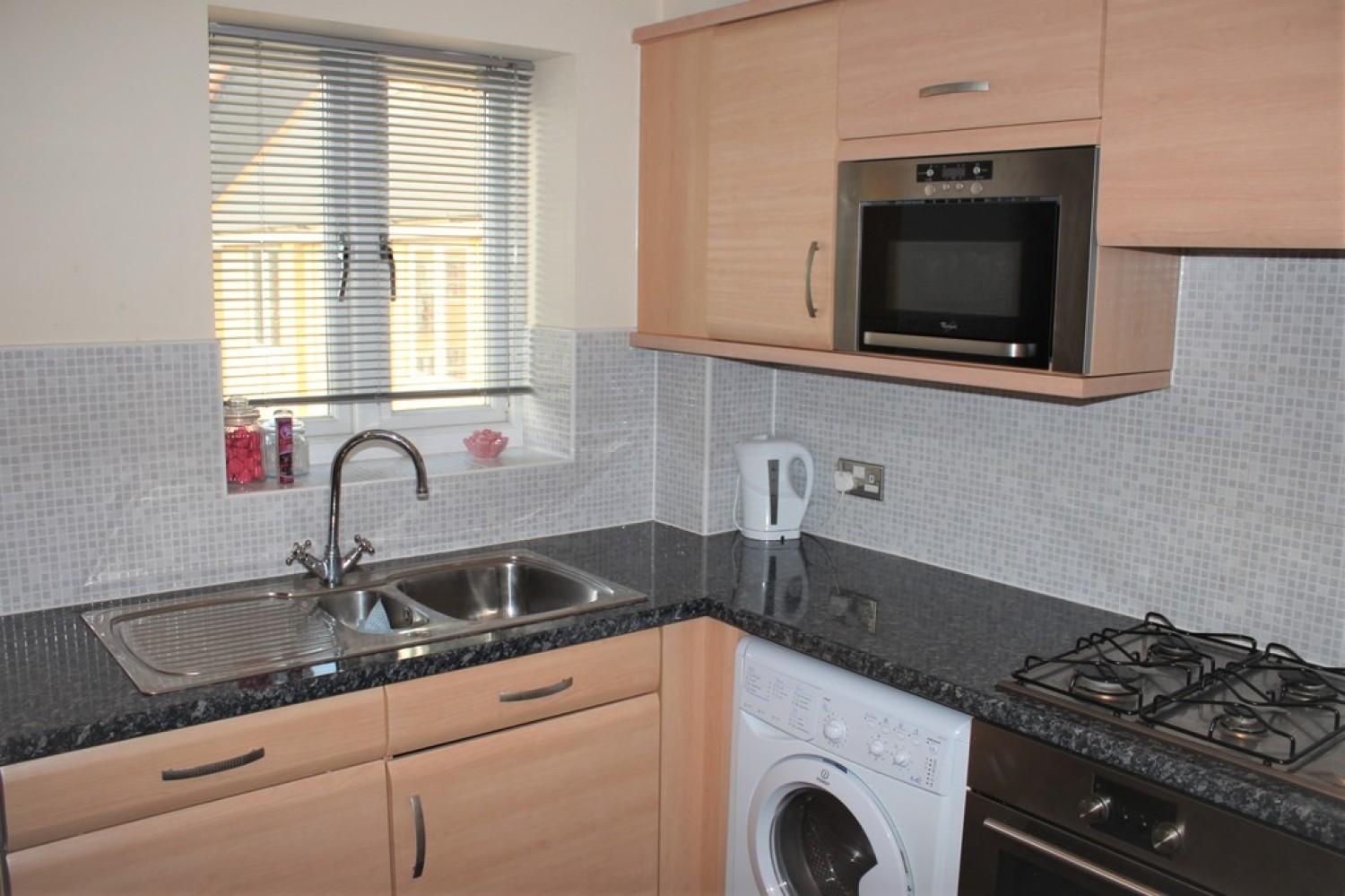 3 bedroom Flat for Letting Henry Laver Court, Colchester