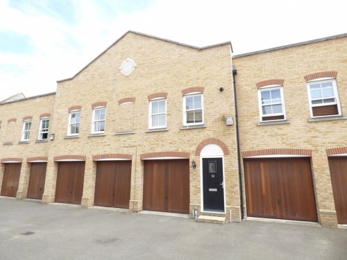 Garland Road, Town Centre