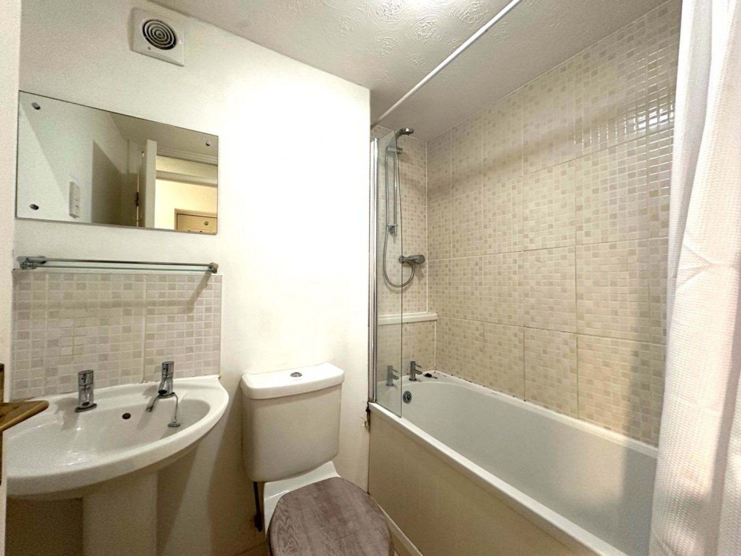 1 bedroom Flat in Victoria Chase, North Station Road
