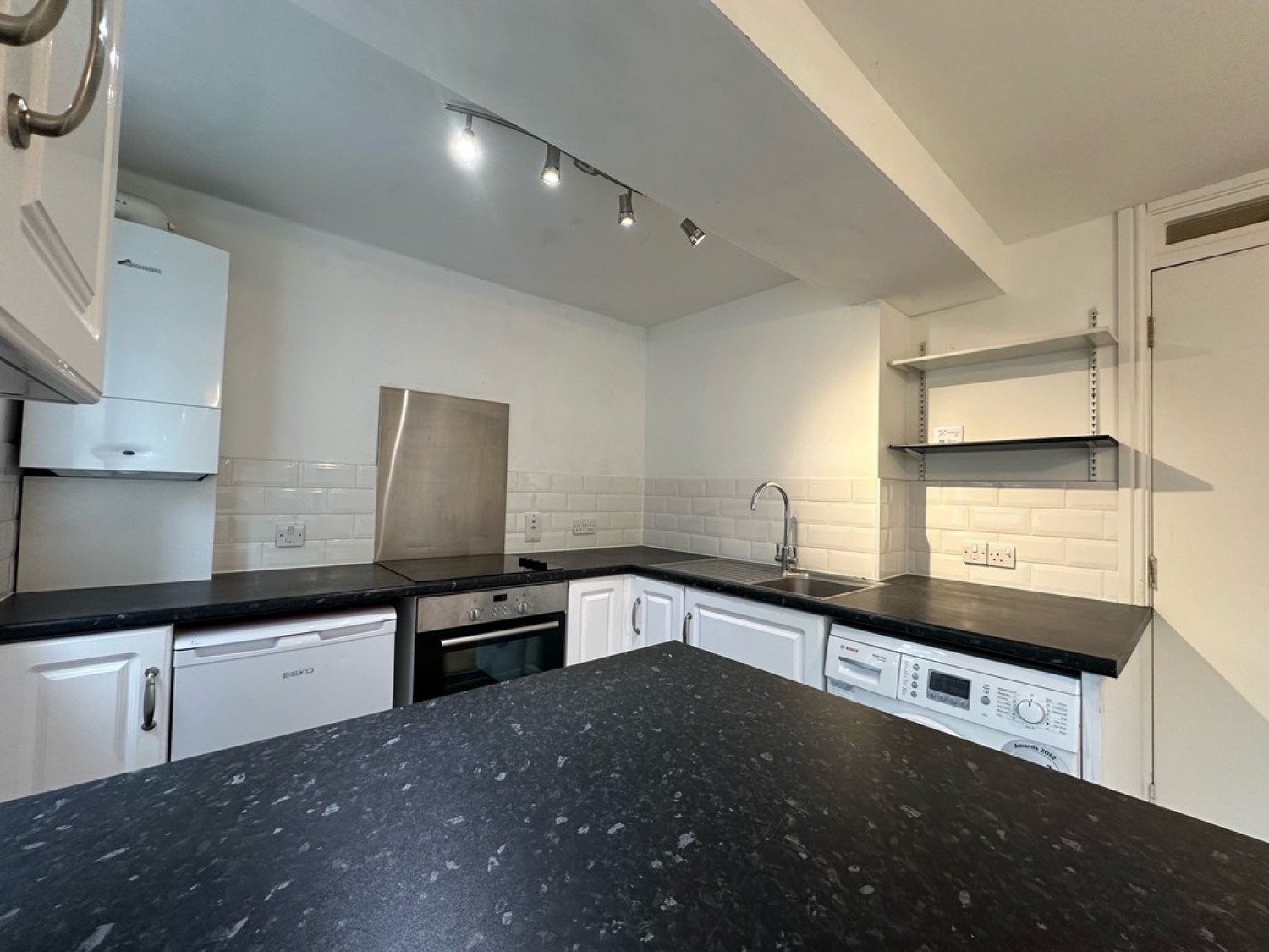 1 bedroom Flat in Victoria Chase, North Station Road