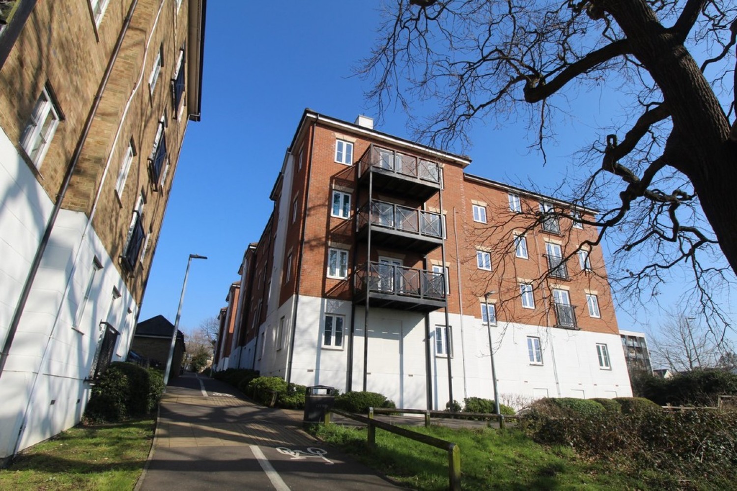 Bradford Drive, North Station