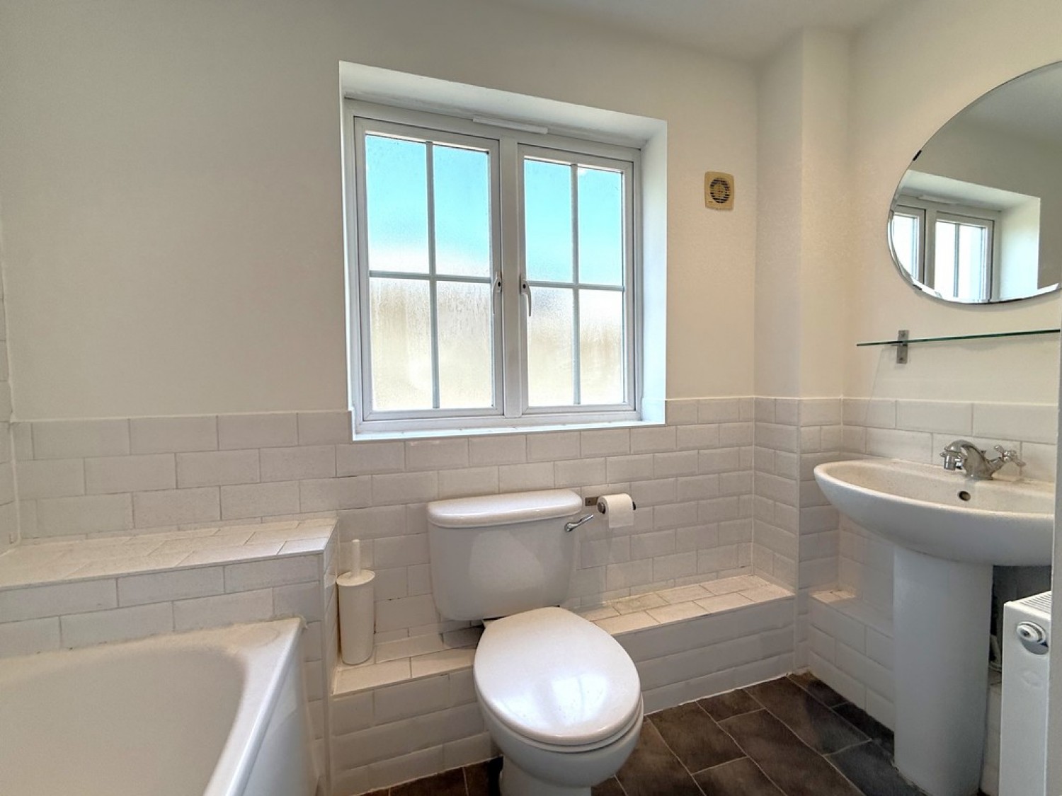2 bedroom Flat for Letting George Williams Way, Town Centre