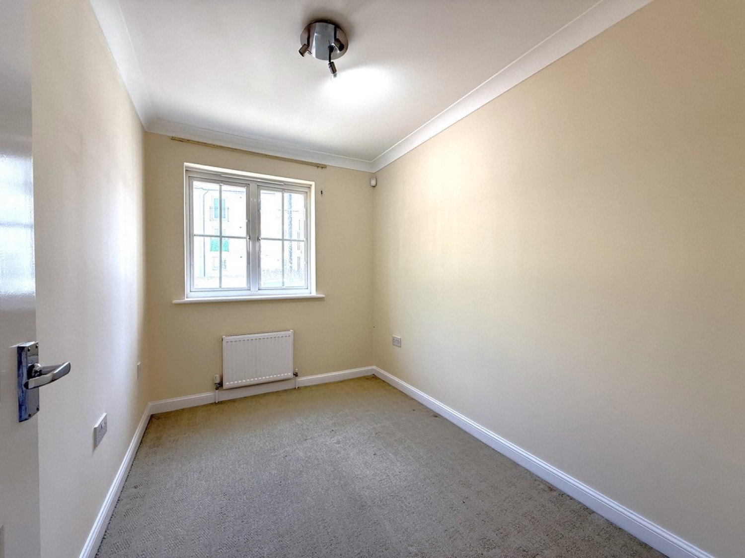 2 bedroom Flat for Letting George Williams Way, Town Centre
