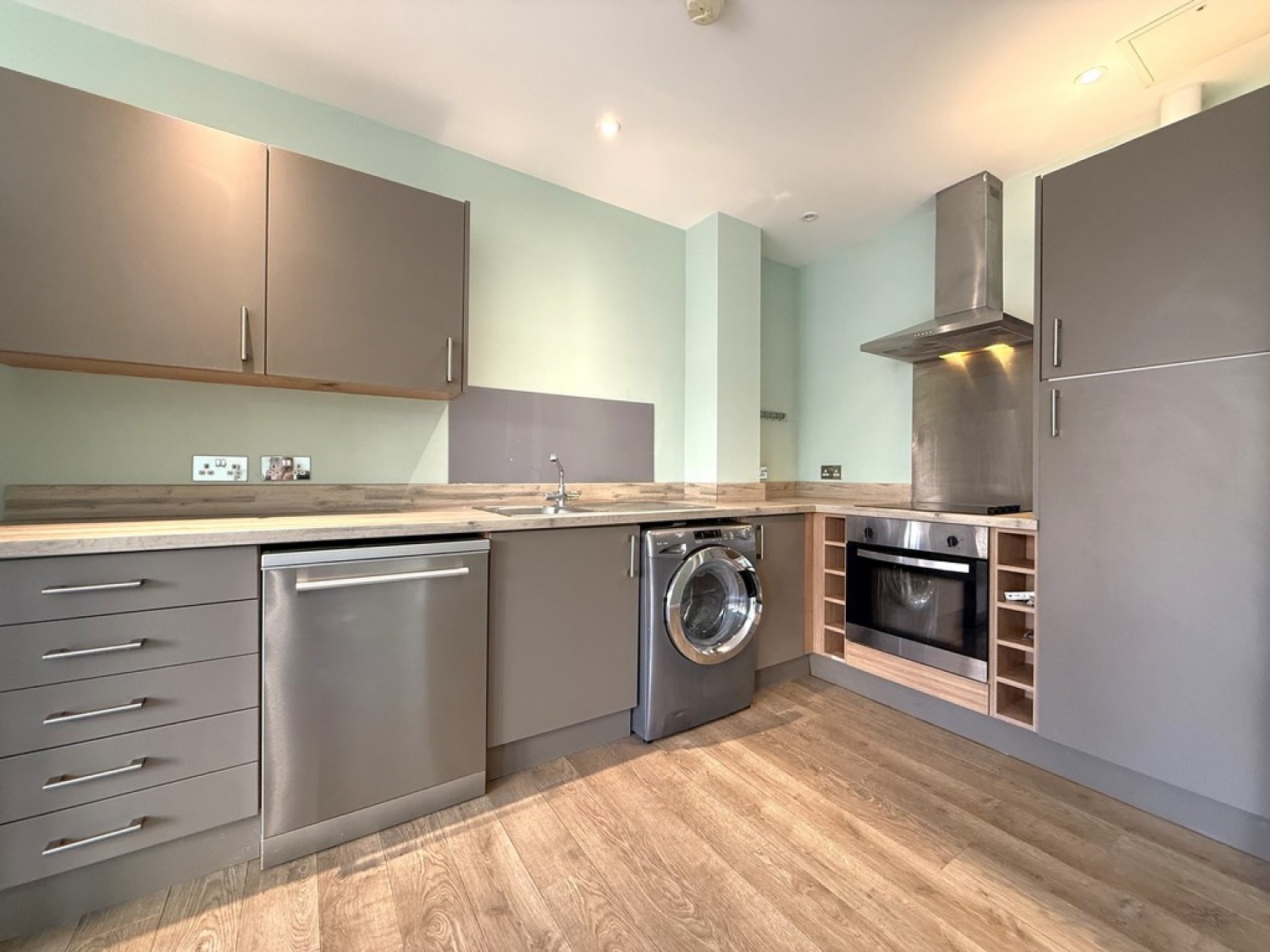 2 bedroom Flat for Letting Northgate Street, Town Centre