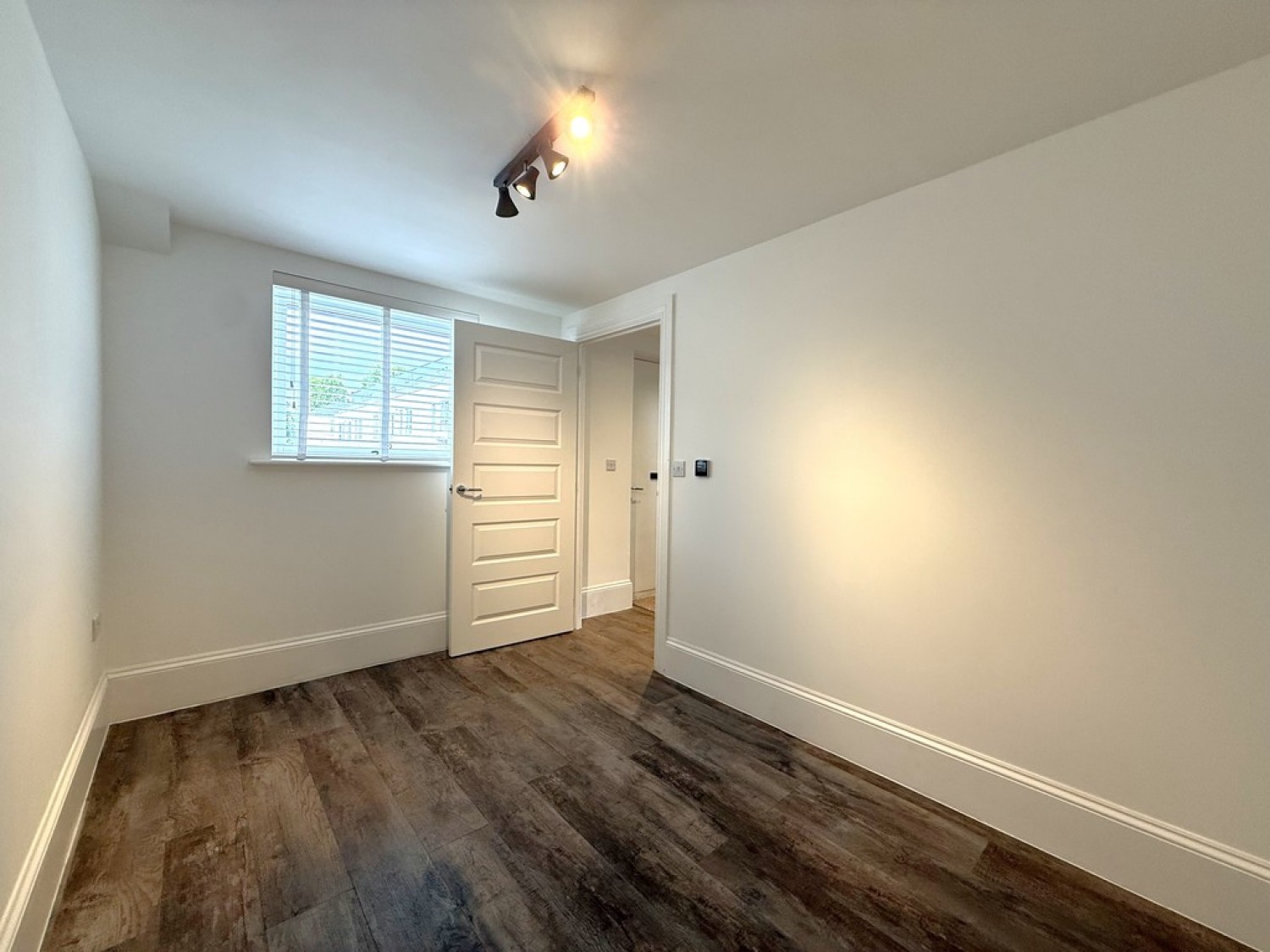 2 bedroom House for Letting Emperor Road, Town Centre