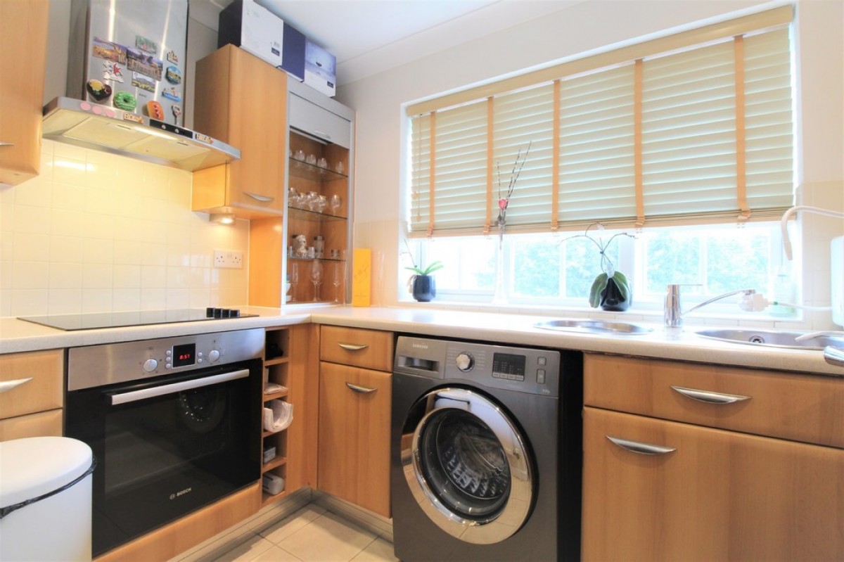 George Williams Way, Town Centre