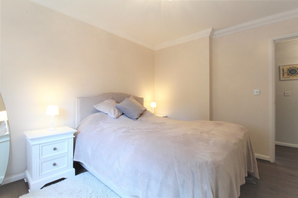 George Williams Way, Town Centre