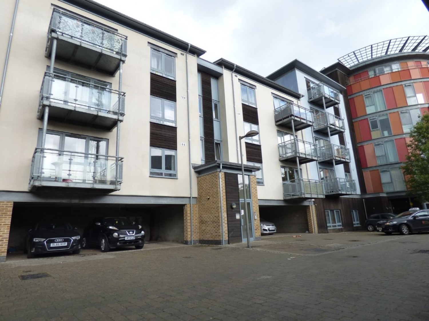 Quayside Drive, Essex University
