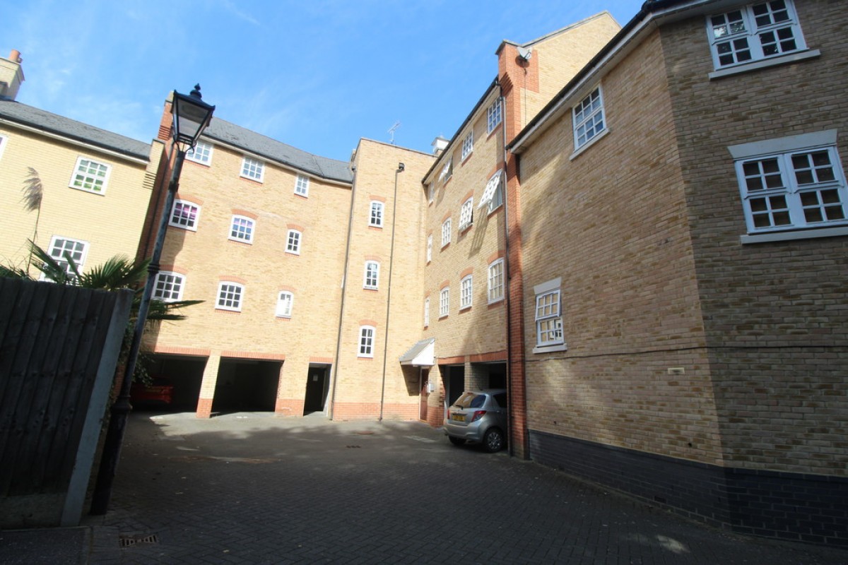 Albany Gardens, Hythe