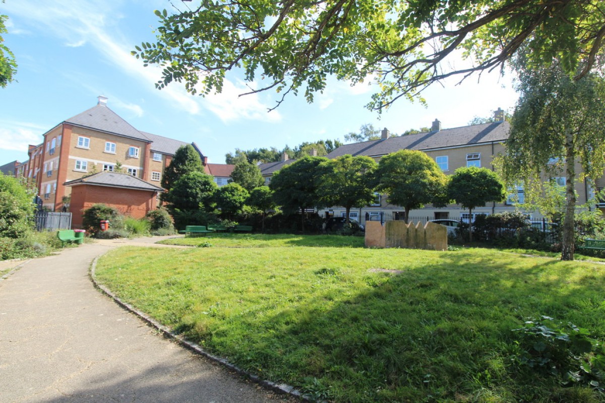 Albany Gardens, Hythe