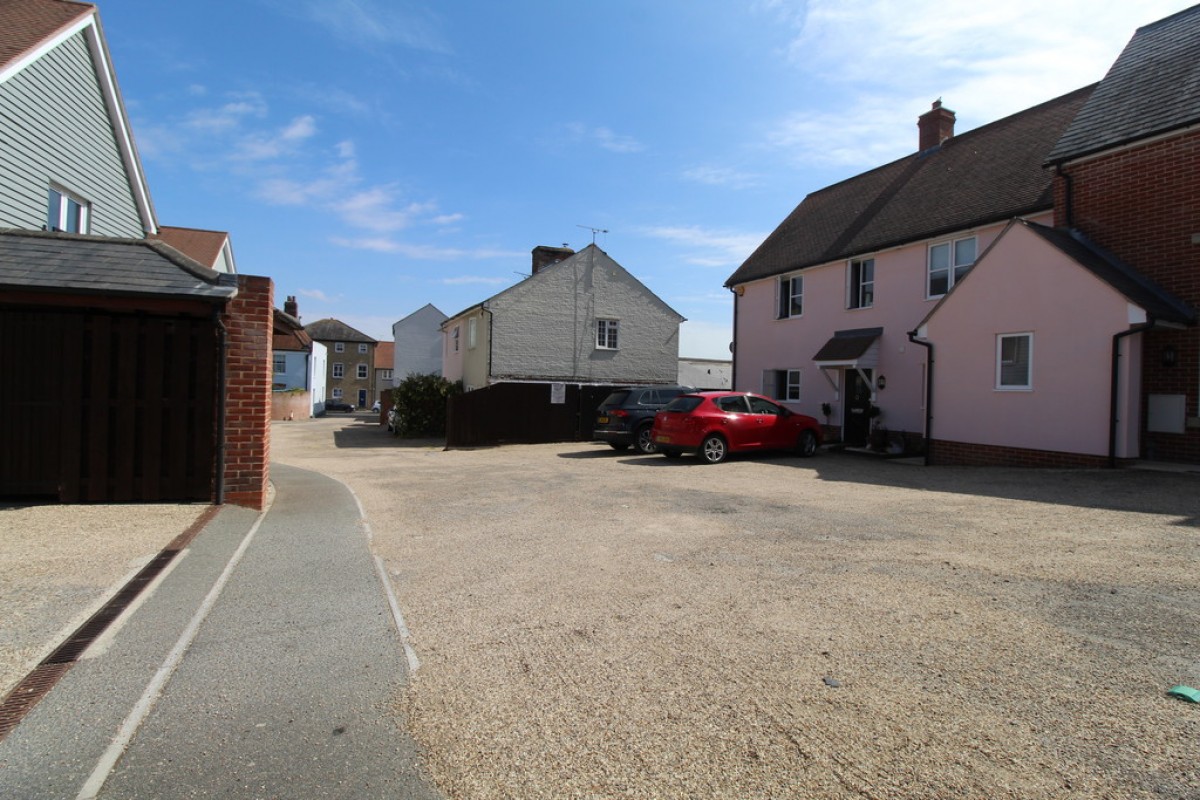 Darkhouse Lane, Rowhedge